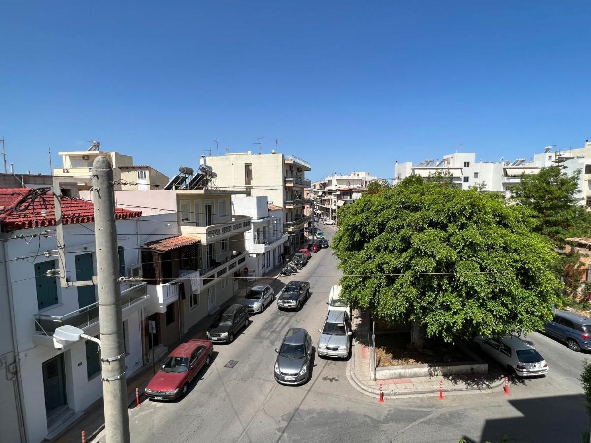 Antonis Kavros In The Center Of Chania Chrissi Akti Chania